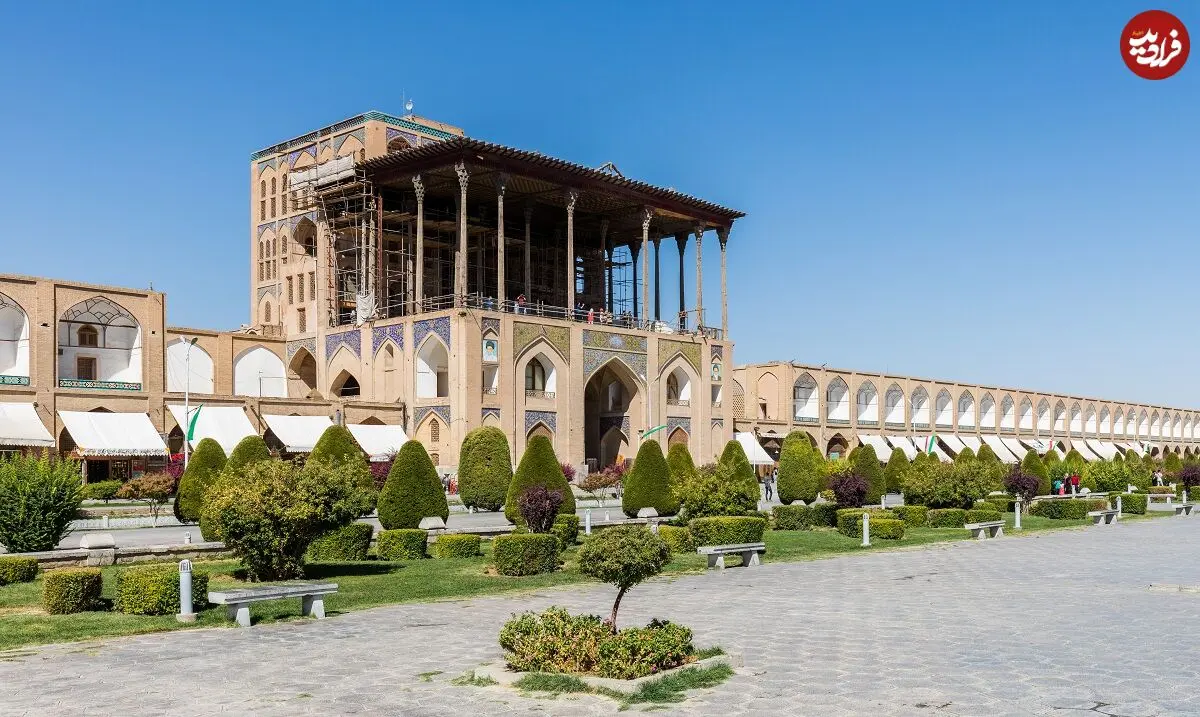 عکس| سفر به ایران قدیم؛ نمایی از «عمارت عالی قاپو» اصفهان؛ سال 1311