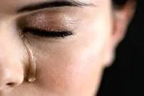 اشک زن‌ها چه بلایی سر مردها می‌آورد؟