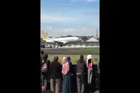 (ویدئو) صف کشیدن مردم اندونزی برای دیدن لحظه فرود بوئینگ 737