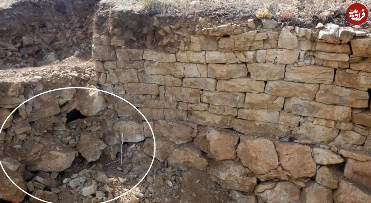 جمجمۀ 2 هزارسالۀ «جنگجوی شکست‌خورده» در زیر دیوار پیدا شد