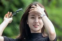 عکس| سفر به تاریخ؛ «ملکه اینهیون» در کنار «پسر دونگ‌یی» در پشت‌صحنه سریال دونگ‌یی