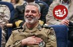 عکس؛ سفر به تاریخ؛ «امیر سرلشکر موسوی» در حال بوسیدن دست پدر شهید؛ سال 1401
