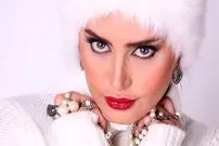 عکس| سفر زمان؛ عیادت «افسانه چهره آزاد» از «الناز شاکردوست» در بیمارستان؛ سال 96