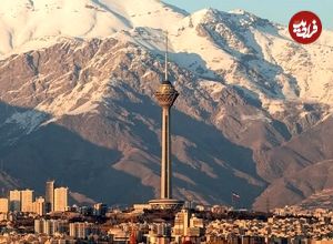 عکسی بی نظیر از تهران؛ برج میلاد و آزادی در کنار هم