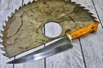 ببینید| مراحل ساخت یک چاقوی آشپزخانه با تیغه اره زنگ زده به روش آهنگر روس