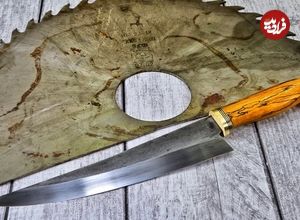 ببینید| مراحل ساخت یک چاقوی آشپزخانه با تیغه اره زنگ زده به روش آهنگر روس