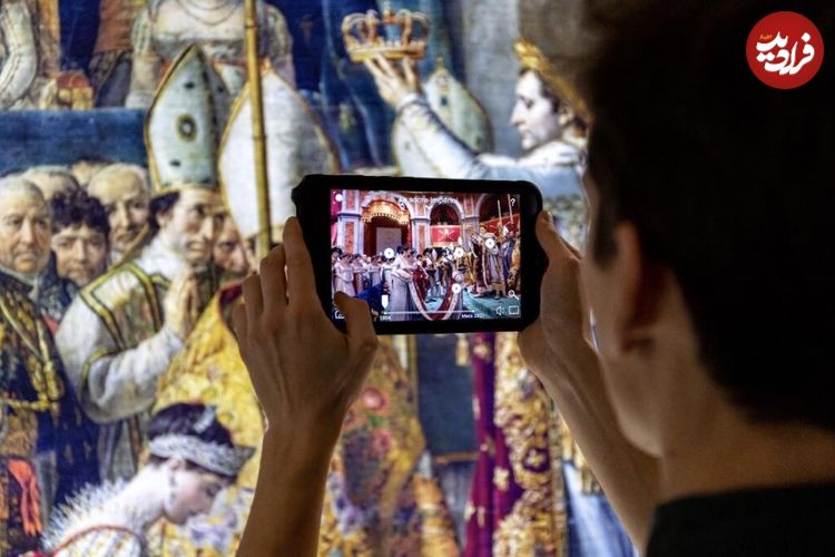 (ویدیو و عکس) نمایشگاه واقعیت افزوده کلیسای نوتردام که لحظه تاجگذاری ناپلئون را نشان می‌دهد
