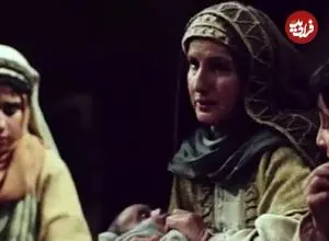 عکس| سفر زمان؛ چهرۀ متفاوت «عمه فائقه» (سریال یوسف پیامبر) بر روی صحنه تئاتر