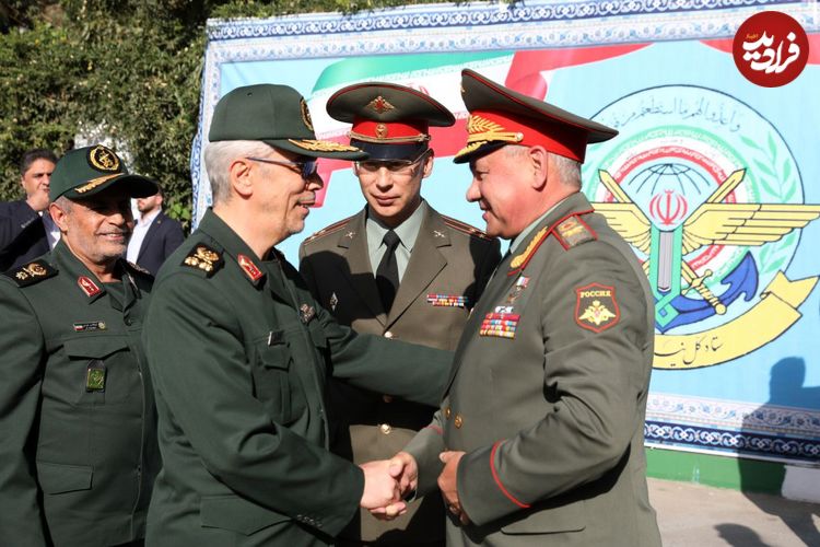 عکس؛ سفر در زمان؛ «سرلشکر باقری در کنار صادق آهنگران» در جبهه؛ دهه 60