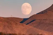 خورشید و ماه می‌توانند باعث وقوع زلزله شوند