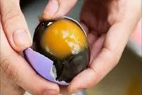 ببینید| غذای خیابانی در تایلند؛ تهیه خوراک با پای اردک، سبزیجات و تخم اردک در بانکوک