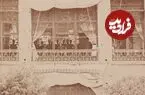 عکس| سفر زمان؛ درباری‌ها در مراسم «سلام» در حیاط کاخ صاحبقرانیه؛ 135 سال قبل