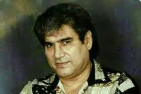 عکس| سفر در زمان؛ «عارف» در حال کشیدن لُپ «نعمت الله آغاسی»؛ دهه 50