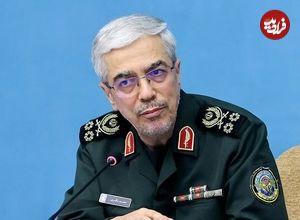 عکس؛ سفر به تاریخ؛ «سرلشکر باقری و دخترش فرشته» در سفر به اصفهان در کاخ چهل ستون 