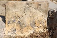 جویندگان گنج گورستان قاجاری را زیر و رو کرده‌اند