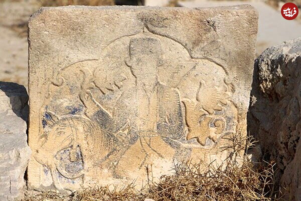 جویندگان گنج گورستان قاجاری را زیر و رو کرده‌اند