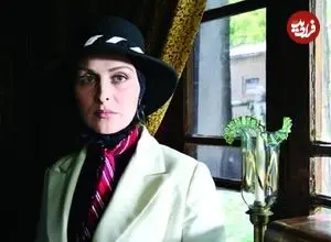 عکس| سفر در زمان؛ «سیما و کتایون» سریال در گذر رنج ها در حال پاساژ گردن در تهران؛ سال 94