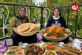 ببینید| غذای روستایی در ایران؛ کباب کردن 3 مرغ شکم پر و تهیه نان سنتی و سالاد