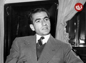 عکس| سفر در زمان؛ «محمدرضا پهلوی  و همسر دوم اش» در حال ترک سفارت ایران در لندن؛ سال 1333