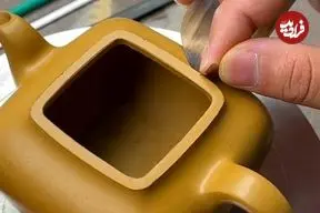 ببینید؛ مراحل ساخت قوری مربعی شکل باستانی توسط استاد سفالگر چینی