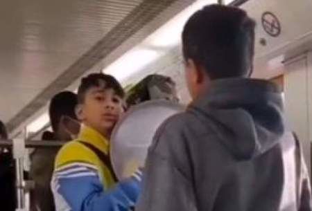 ویدئویی پربازدید از خوانندگی یک نوجوان در مترو