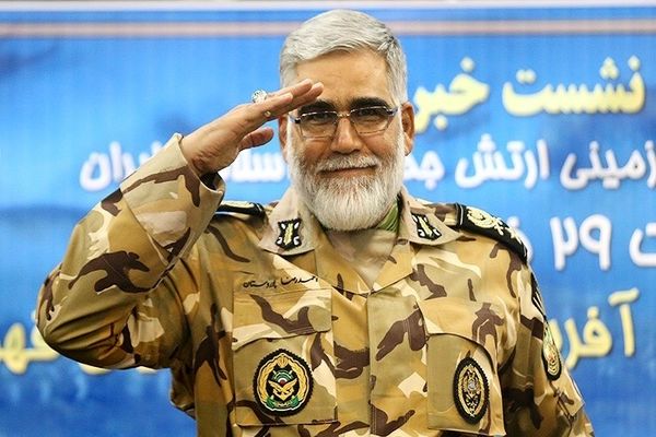 عکس؛ سفر به تاریخ؛ چهرۀ «امیر پوردستان» در دوران جوانی در جبهه؛ دهۀ 60