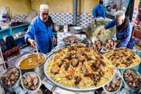 ببینید؛ غذای خیابانی در افغانستان؛ پخت 350 کیلو قابلی پلو با گوشت در کابل 