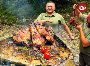 (ویدئو) پخت استیک روی تخته سنگ در جنگل به روش آشپز آذربایجانی