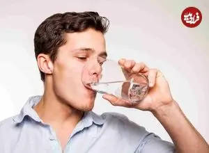 حتی اگر تشنه نیستید، این ۶ علامت می‌گوید بدن‌تان آب می‌خواهد!