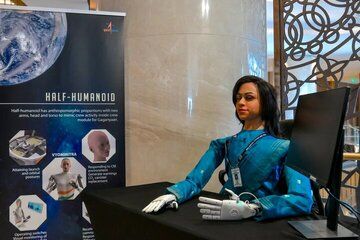  زن انسان‌نمای رباتیک هندی با این قیافه به فضا می‌رود