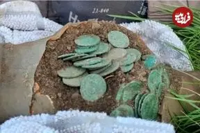 دو کوزه پر از سکّه‌های روم باستان؛ بزرگترین گنج ولز پیدا شد