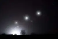 آیا بشقاب پرنده‌های قرن بیستم، خطای دید ناشی از آزمایش‌های هسته‌ای بودند؟