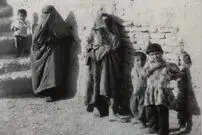 عکس| سفر زمان؛ پلکان جالب و خطرناک یک خانه در دامغان؛ حدود یک قرن قبل