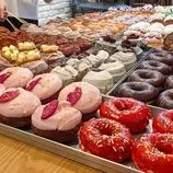 ببینید| غذای خیابانی در کره؛ پخت محبوب ترین دونات ها در سئول