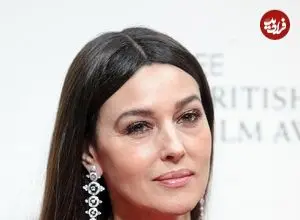 عکس| سفر در زمان؛ «مونیکا بلوچی» در کنفرانس خبری جشنواره برلین در آلمان؛ سال 1379