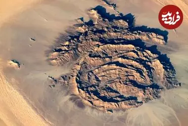 ساختاری شگفت‌انگیز در دل صحرا که نقاشی‌های باستانی را در خود جای داده است