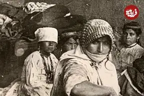 عکس| سفر به ایران قدیم؛ زن‌های ارمنی دوران قاجار کنار تنور در حال پختن نان