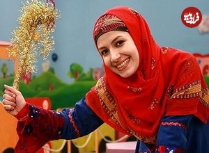 عکس؛ سفر به تاریخ؛ چهرۀ «ملیکا زارعی» (خاله شادونه) در نوجوانی در بین همکلاسی‌هایش