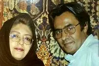 عکس| سفر زمان؛ عکس یادگاری «خسرو شکیبایی» در کنار برج آزادی؛ دهۀ 60