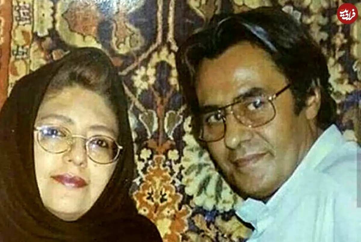 عکس| سفر زمان؛ عکس یادگاری «خسرو شکیبایی» در کنار برج آزادی؛ دهۀ 60