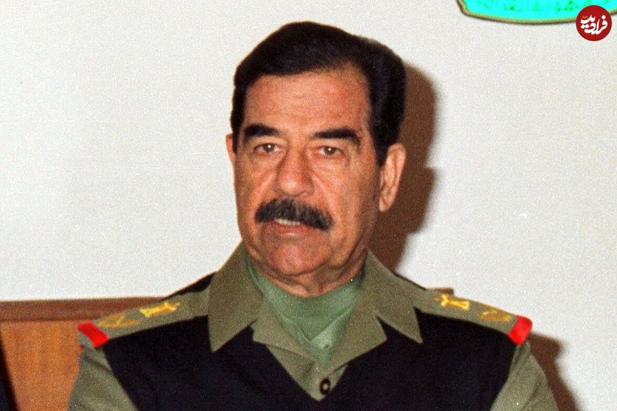 عکس؛ سفر در زمان؛ صدام در حال سخنرانی برای مردم در موصل؛ سال 1356