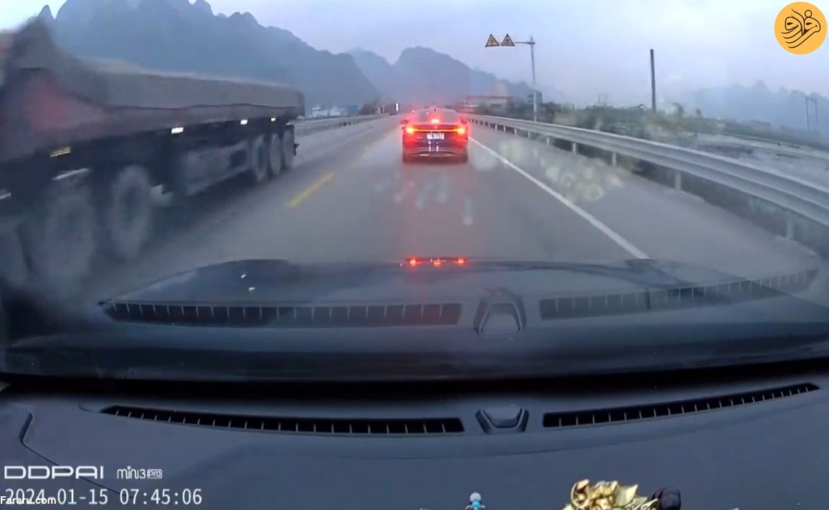 (ویدئو) تصادف لاستیک سرگردان با یک خودرو 
