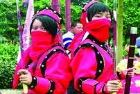 عجیب‌ترین خواستگاری در دنیا ؛شرط باورنکردنی خواهران کونگ فو کار برای خواستگارها