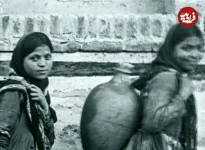 عکس| سفر به ایران قدیم؛ ژست جالب دختران ارمنی با کوزه‌های روی دوش؛ 140 سال قبل