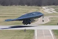 (ویدئو)‌ فرود غول پنهان: B-2 Spirit در پایگاه هوایی نلیس به زمین نشست