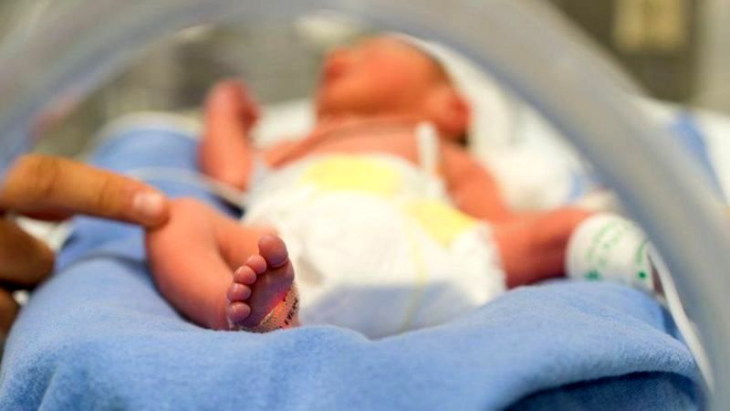 برای اولین بار نوزادی با ژنتیک سه نفر در بریتانیا متولد شد
