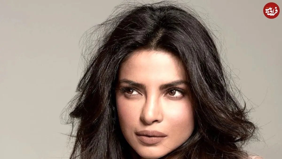 عکس| سفر در زمان؛ «پریانکا چوپرا، نماد زیبایی در بالیوود» در 28 سالگی و در فرودگاه بمبئی؛ سال 1389