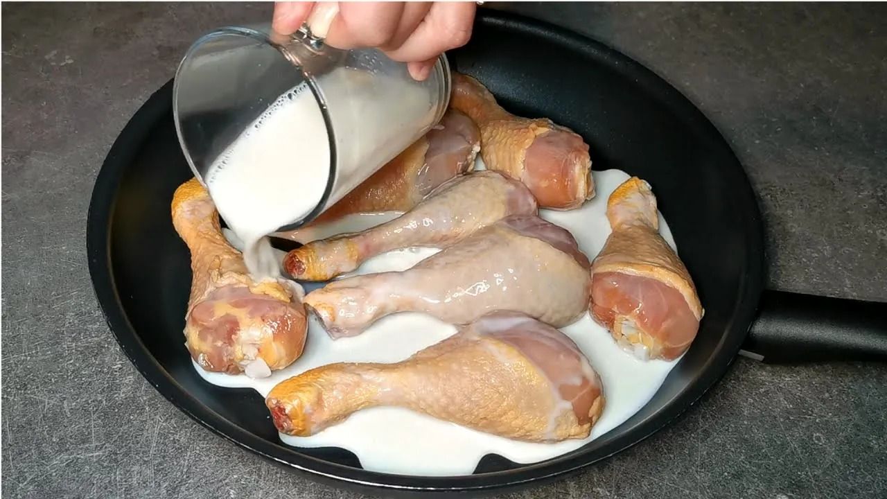 (ویدئو) مرغ سوخاری از بازار نخرید؛ با این روش پرطرفدار در خانه درست کنید