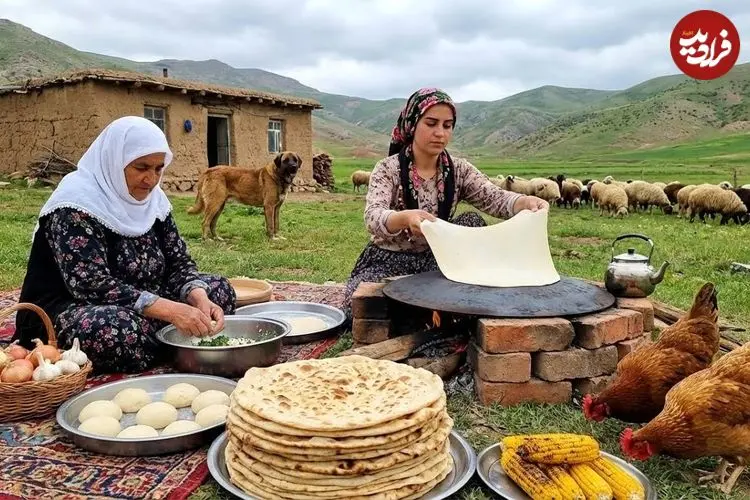 ببینید| غذای روستایی در ایران؛ پخت نان لواش و نان سنتی در تنور و در طبیعت