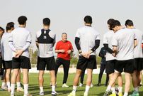 ببینید؛ تمرین تراکتور با کتک کاری شروع شد